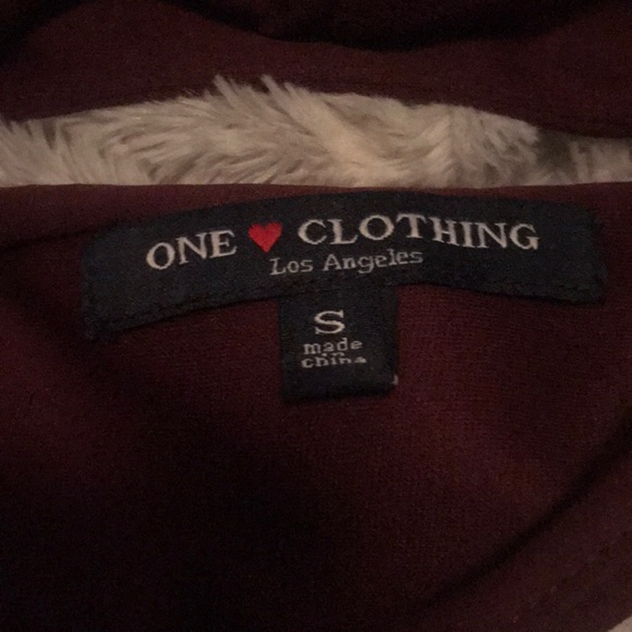 Small burgundy dress - Picture 2 of 3